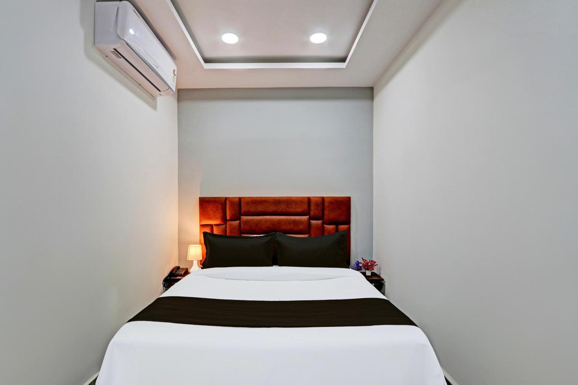 Super Hotel O Lavish Tranquil Hyderabad Eksteriør billede