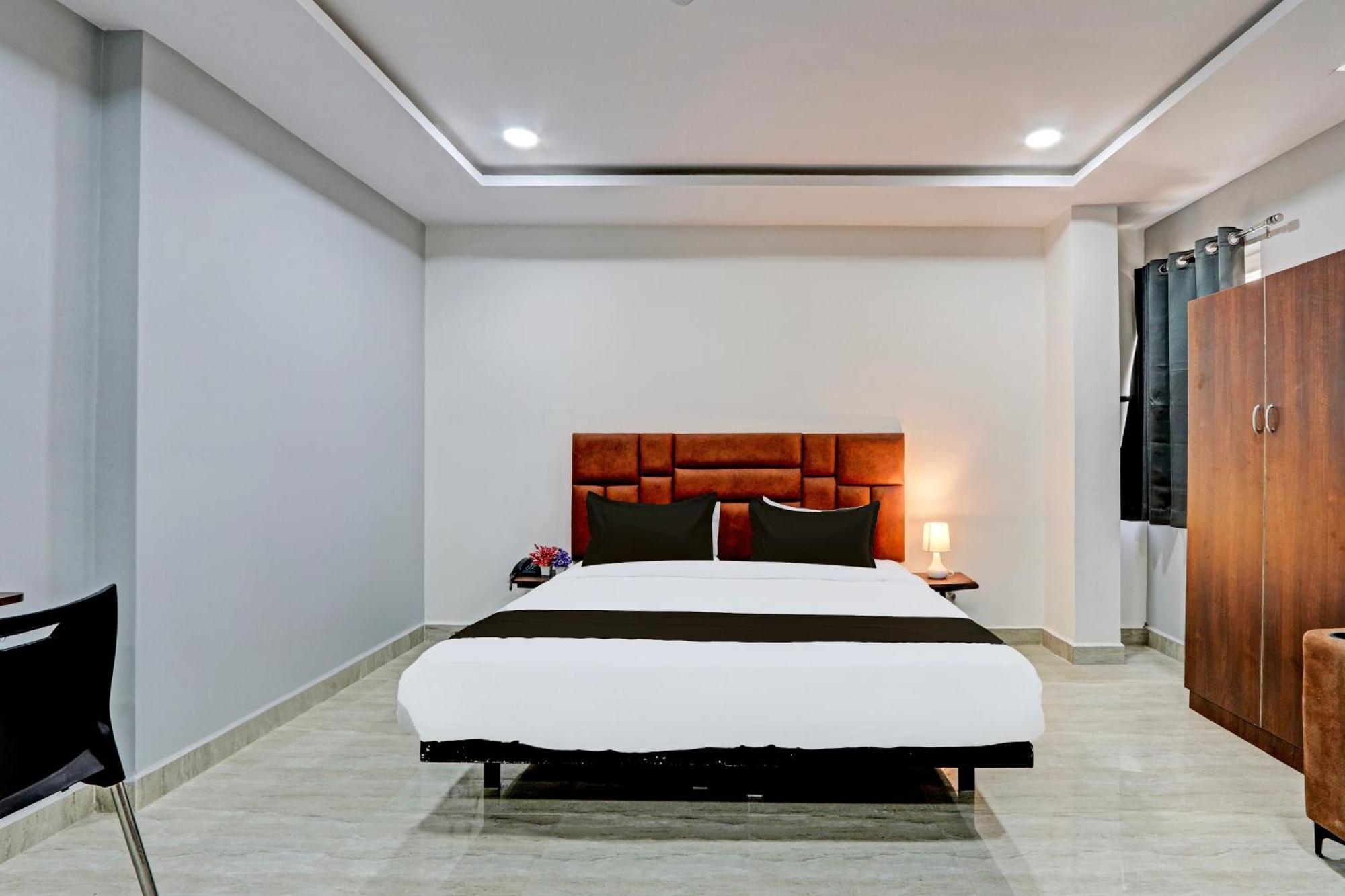 Super Hotel O Lavish Tranquil Hyderabad Eksteriør billede