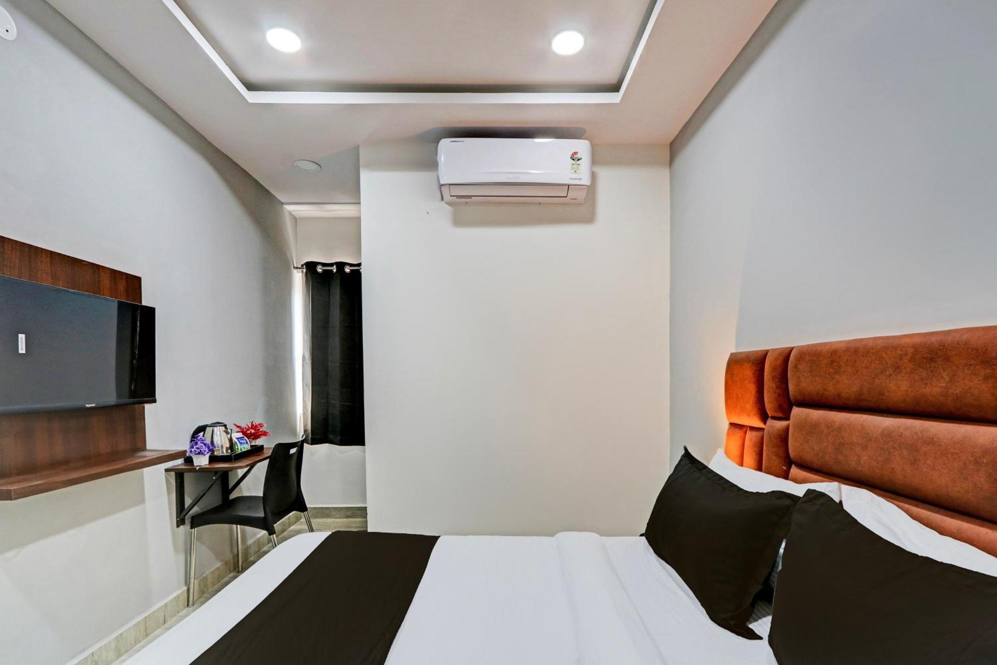 Super Hotel O Lavish Tranquil Hyderabad Eksteriør billede
