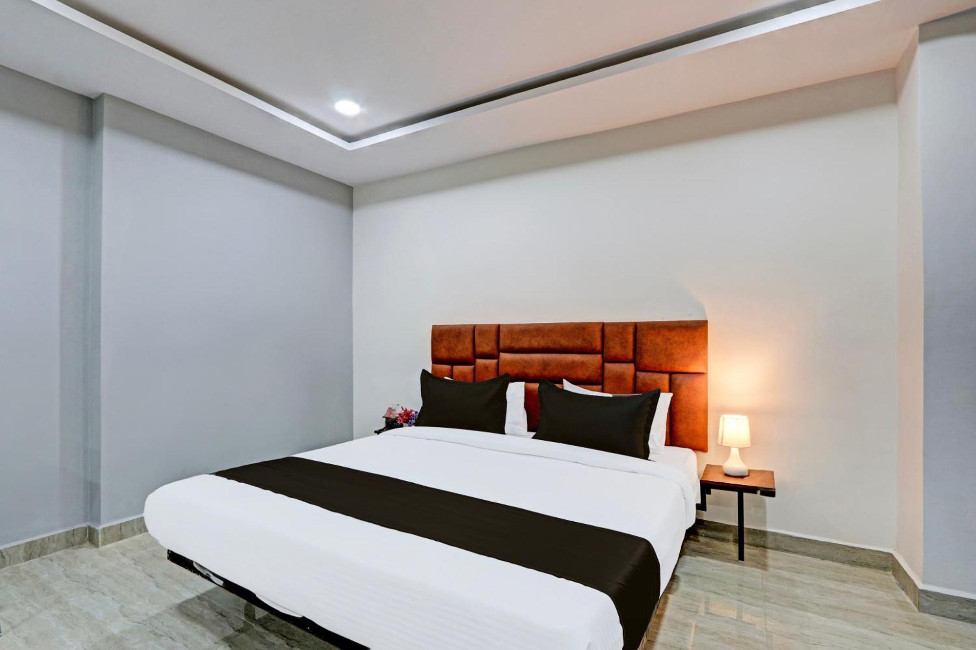 Super Hotel O Lavish Tranquil Hyderabad Eksteriør billede